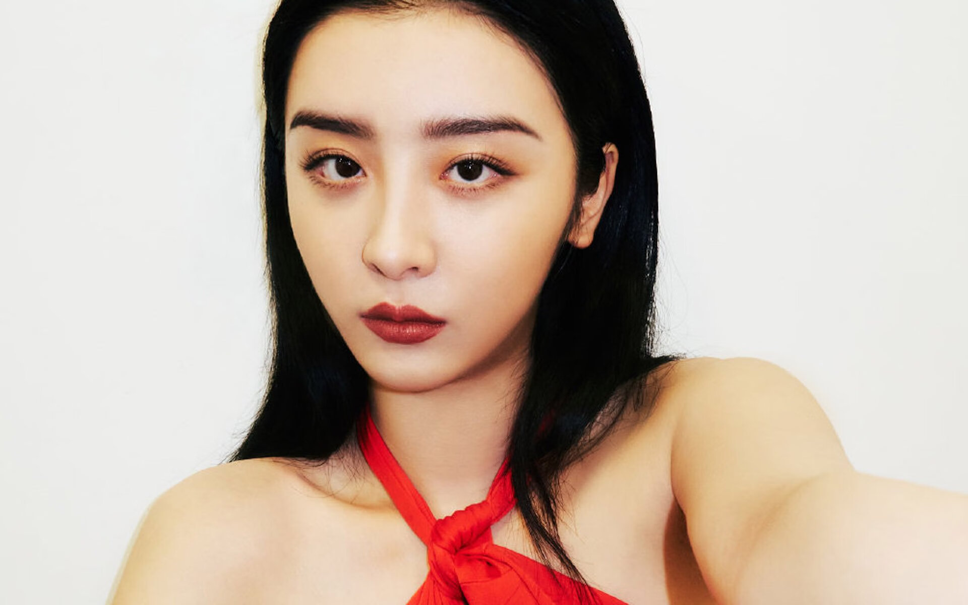 《读卖新闻》头版报道杭州亚运会开幕,关注日本代表团表现。,杭州亚运会新闻稿