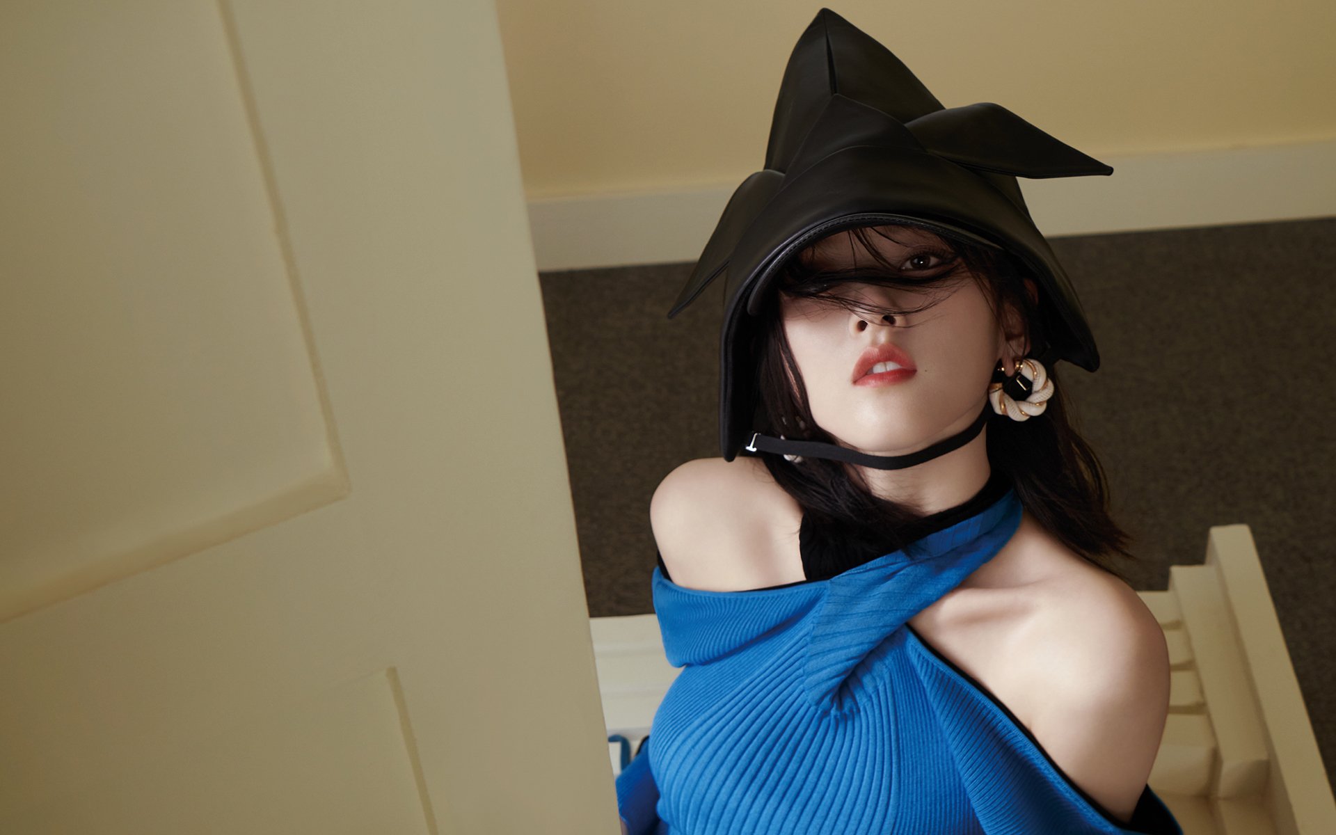 亮点不断:库里在与火箭的比赛中投中了多个“秀远距离”三分瞬间,成为焦点!