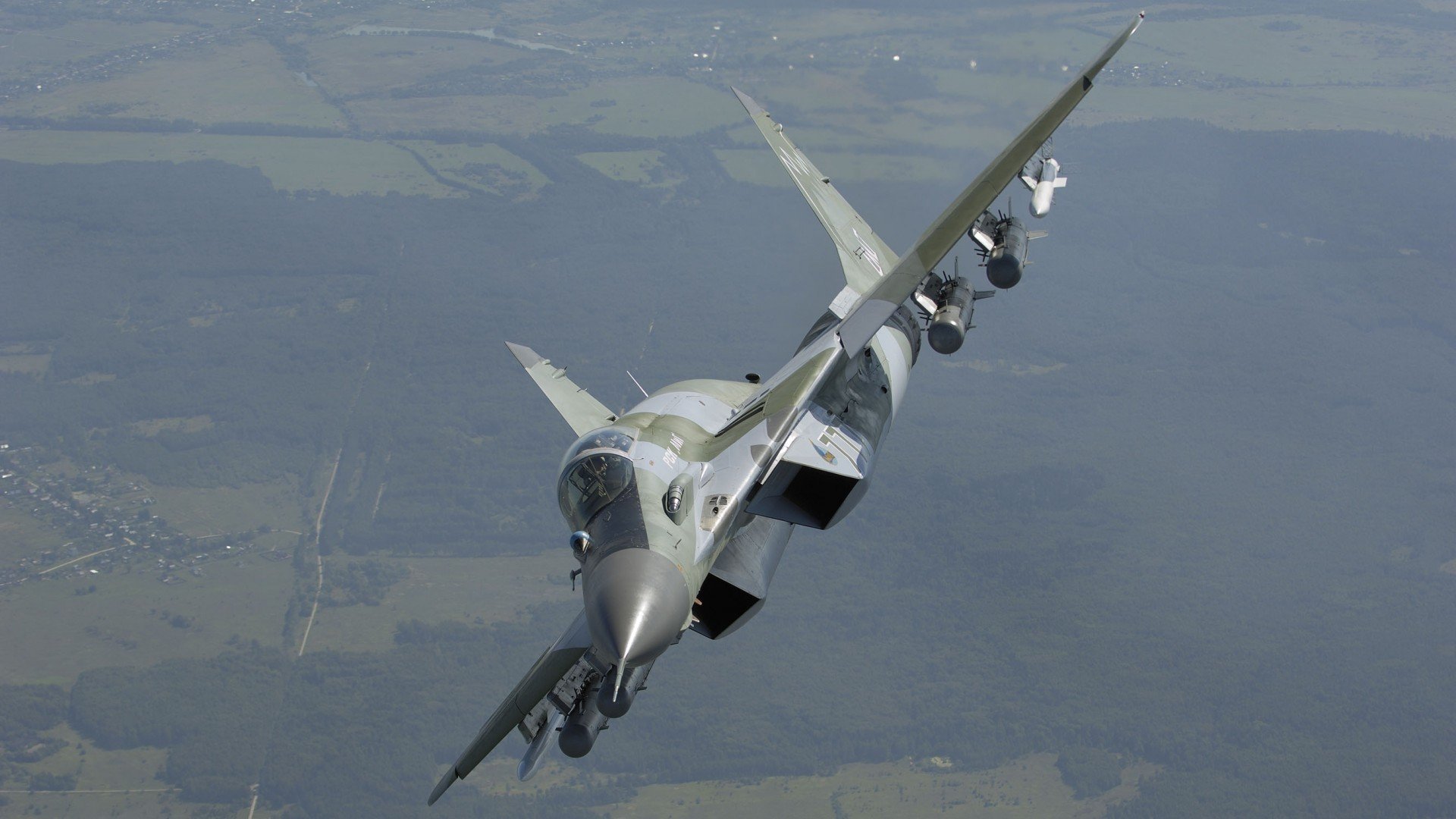 夜光城市跑,灯火点点中的运动狂欢,夜间灯光城市