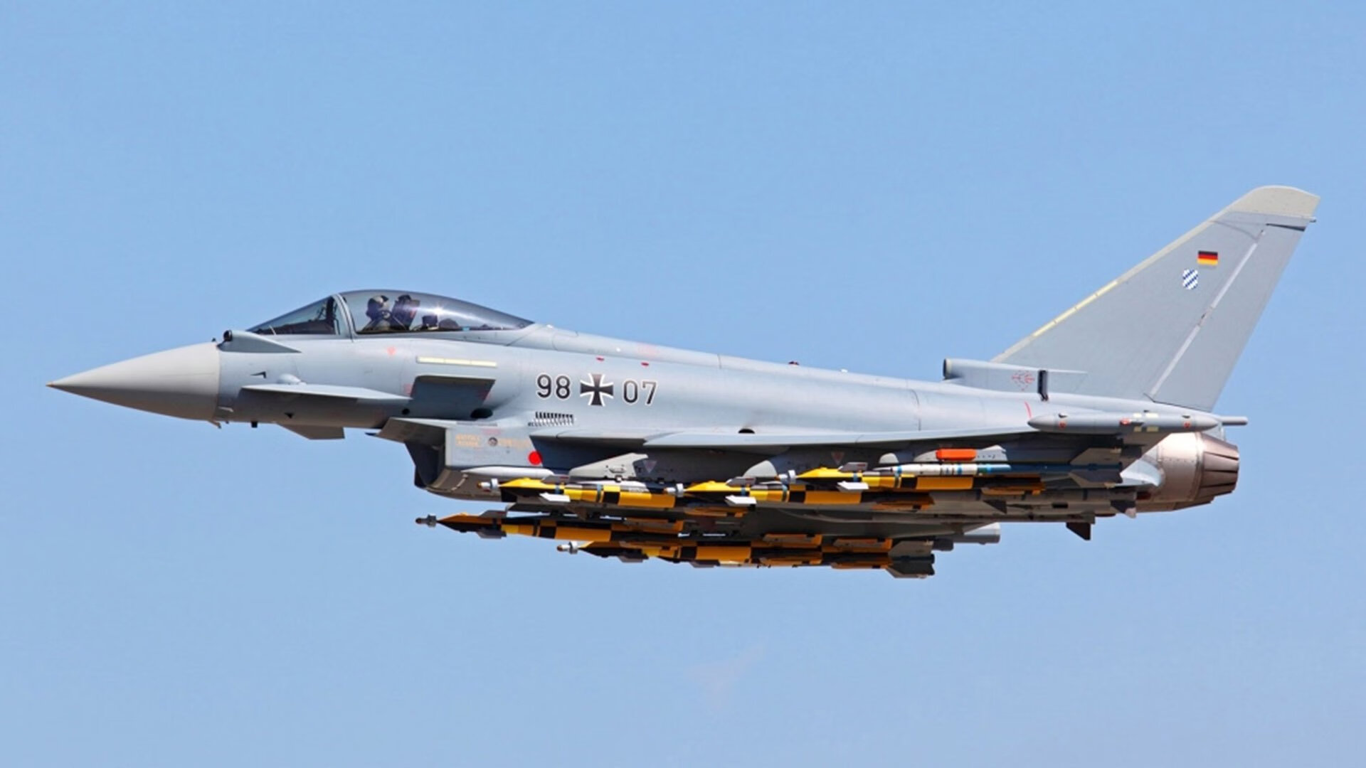 换人战术分析:谁的“战术神器”最厉害?,什么是战术换弹