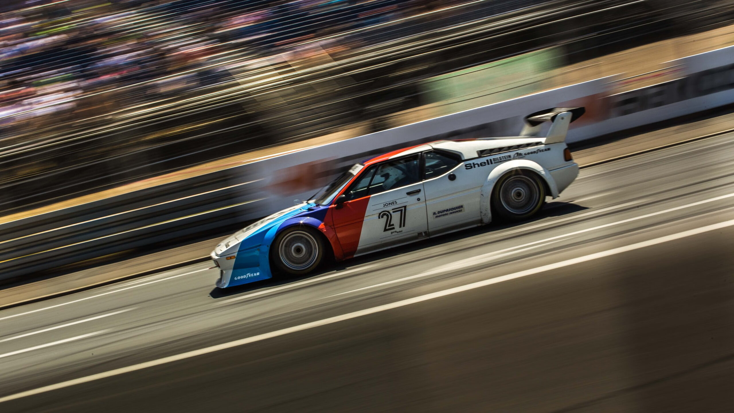 赛事现场:美食汇聚与运动气氛融合,美食和运动结合起个主题